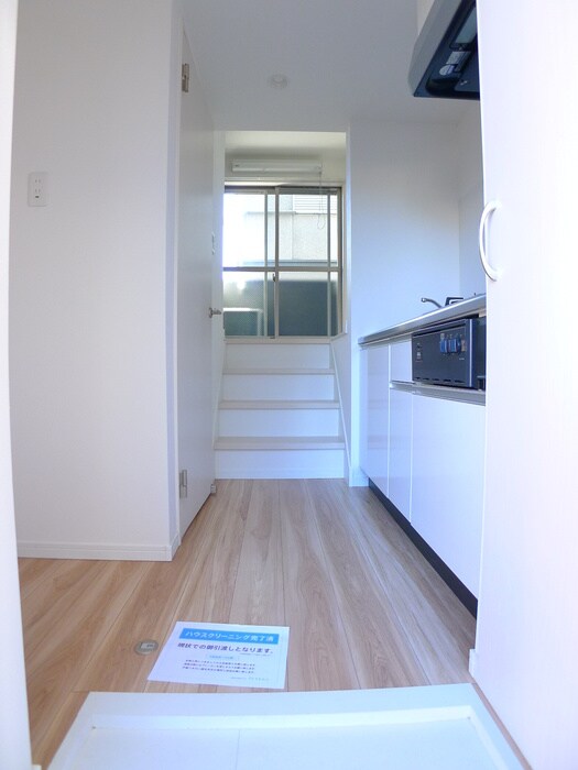 物件内観写真7　(玄関)