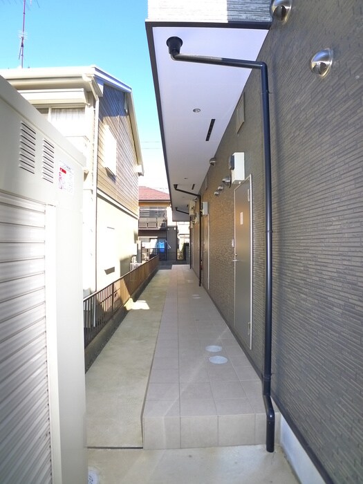 物件外観写真6　(エントランス部分)
