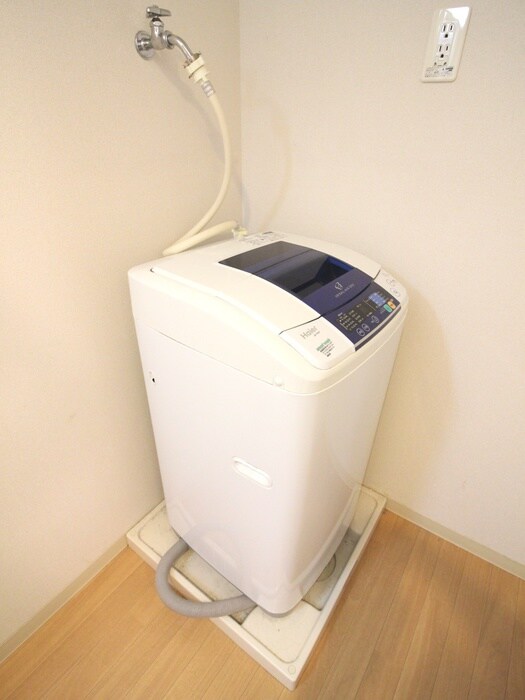 物件内観写真12　(洗濯機置場)