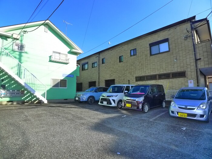 物件外観写真3　(駐車場)