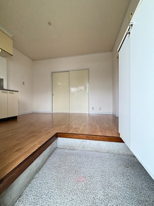 物件内観写真12　(玄関)