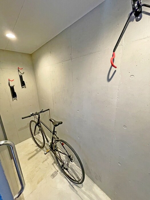 物件外観写真4　(駐輪場)