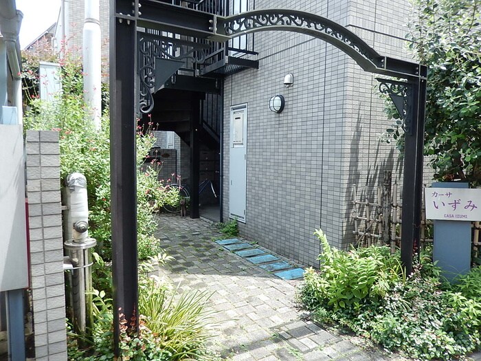 物件外観写真2　(エントランス部分)