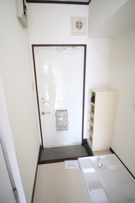 物件内観写真7　(玄関)