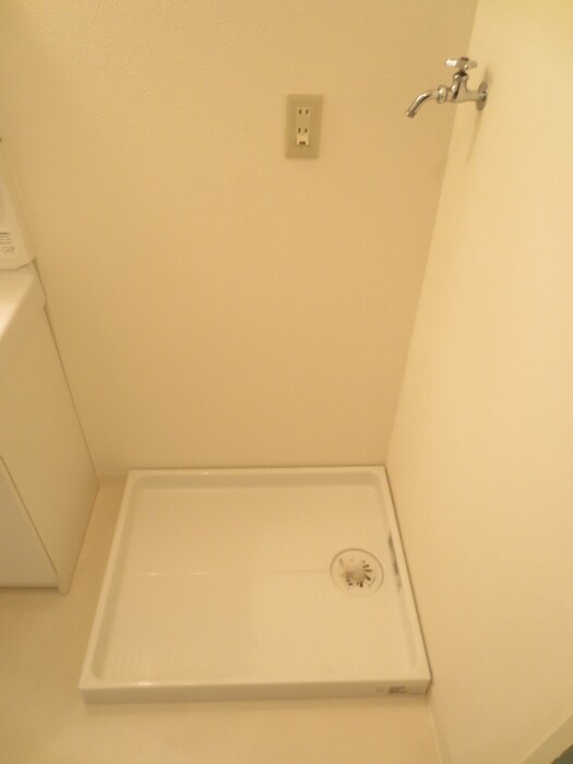 物件内観写真12　(洗濯機置場)