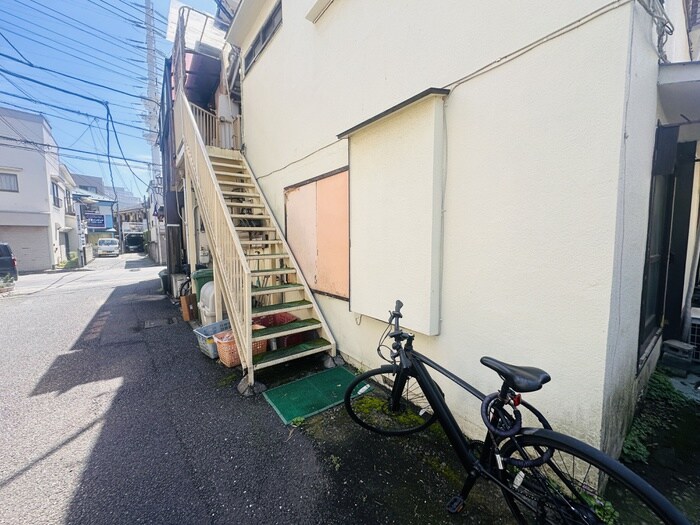 物件外観写真2　(エントランス部分)