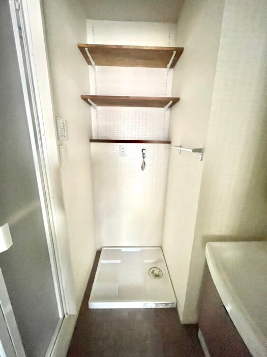 物件内観写真14　(洗濯機置場)