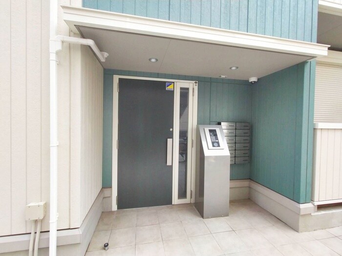 物件外観写真4　(エントランス部分)