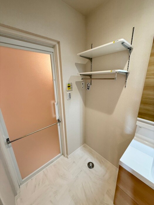 物件内観写真13　(洗濯機置場)