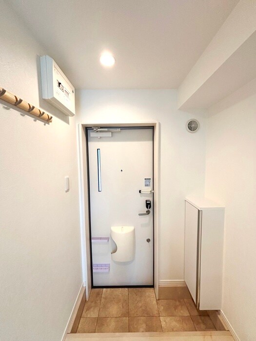 物件内観写真13　(玄関)