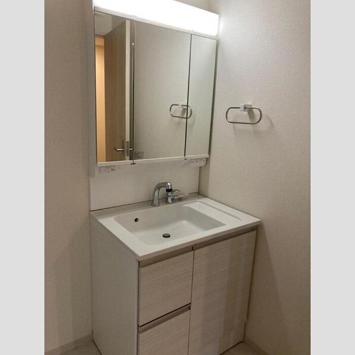 物件内観写真9　(洗面)