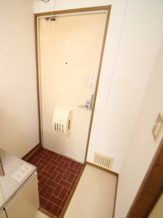 物件内観写真10　(玄関)