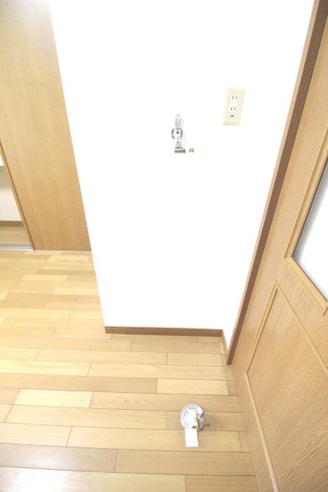 物件内観写真14　(洗濯機置場)