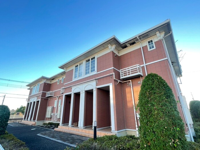 物件外観写真4　(エントランス部分)