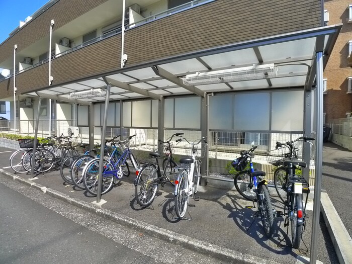 物件外観写真5　(駐輪場)