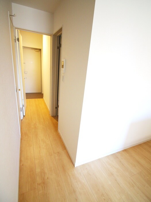 物件内観写真18　(廊下)