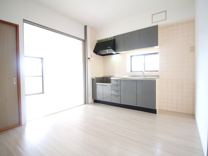 物件内観写真10　(室内からの展望)