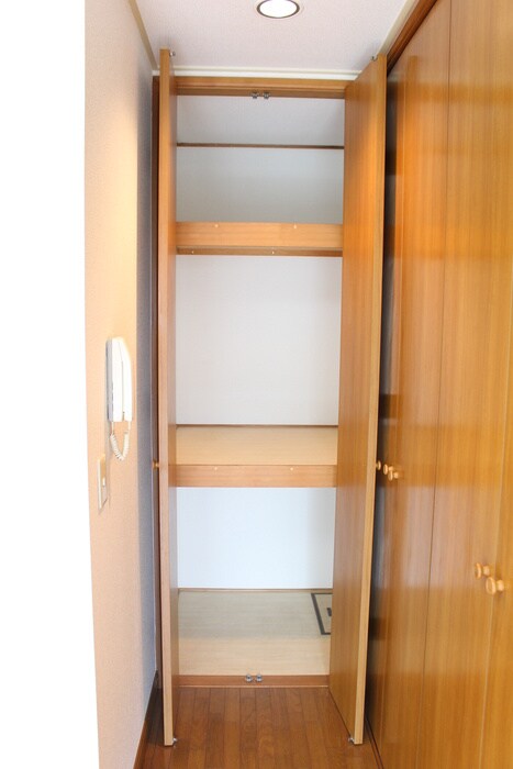 物件内観写真16　(収納)