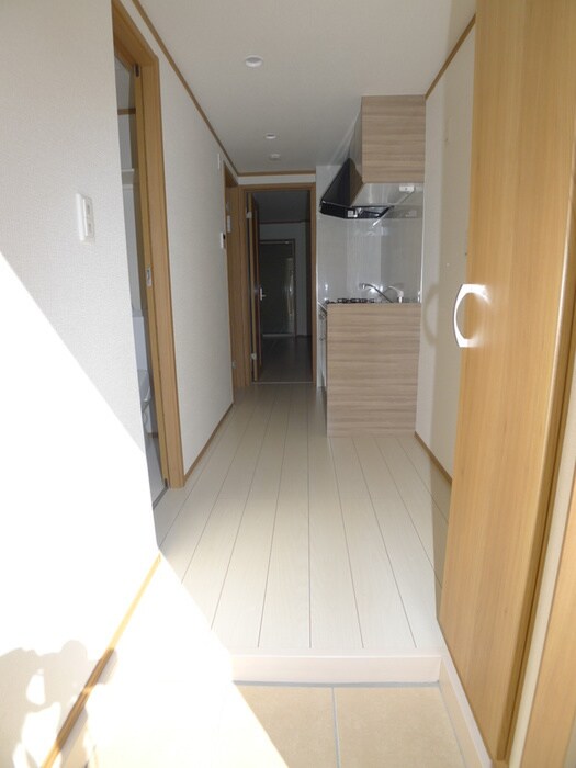 物件内観写真5　(玄関)