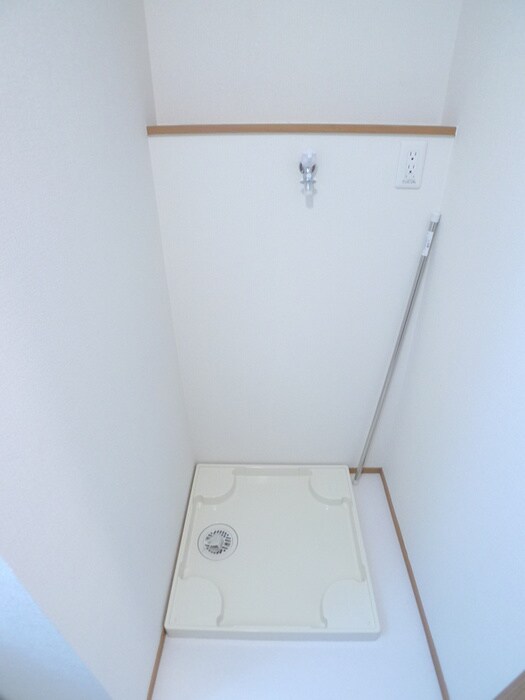 物件内観写真8　(洗濯機置場)