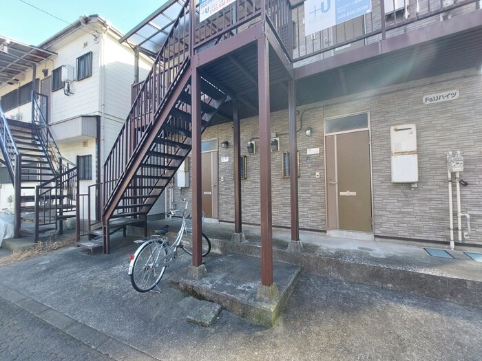 物件外観写真3　(エントランス部分)