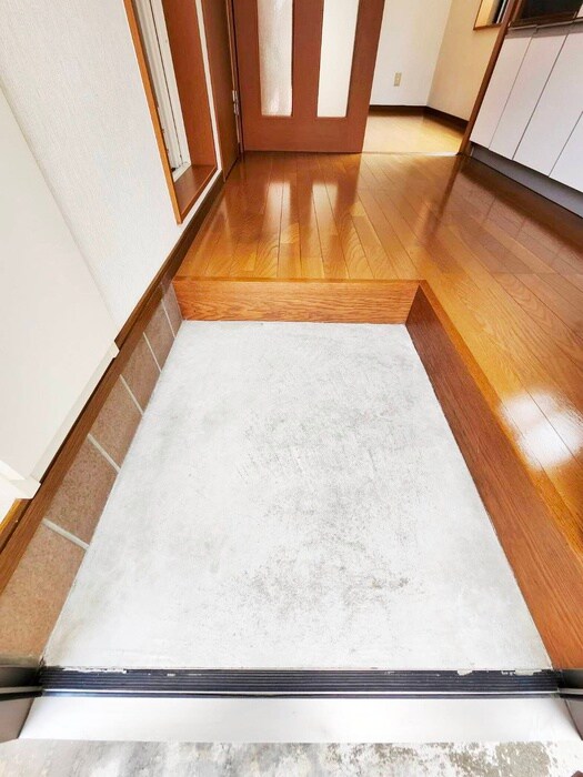 物件内観写真17　(玄関)