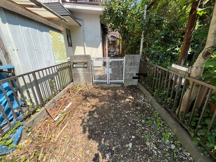 物件外観写真5　(駐車場)