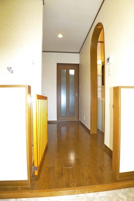 物件内観写真9　(玄関)