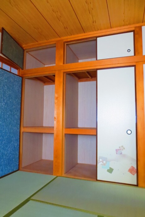 物件内観写真12　(収納)
