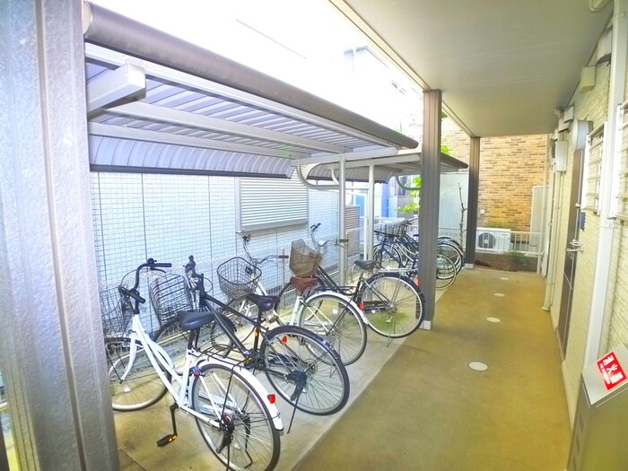 物件外観写真6　(駐輪場)