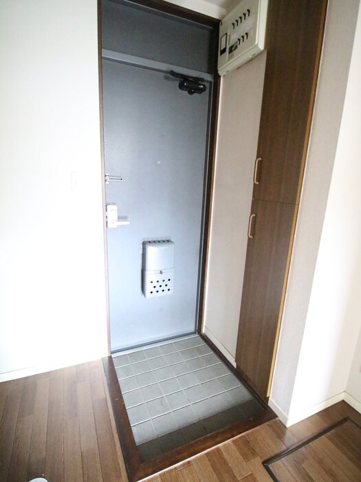 物件内観写真16　(玄関)