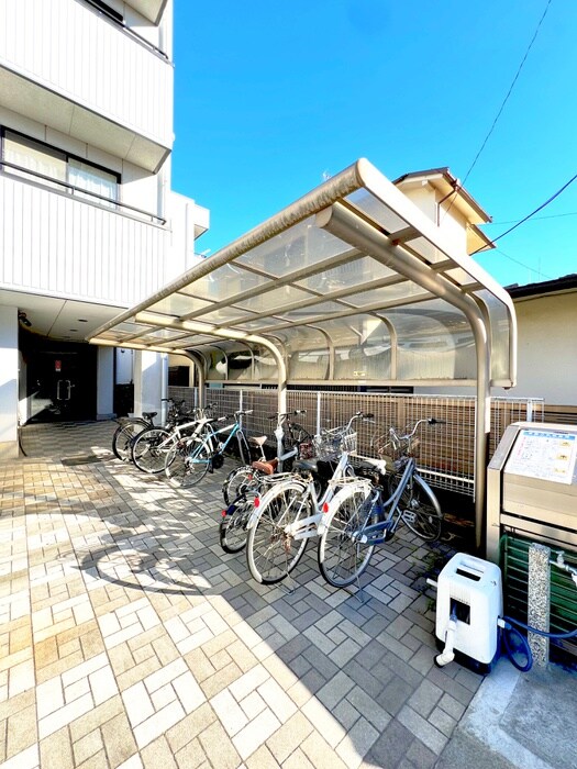 物件外観写真6　(駐輪場)