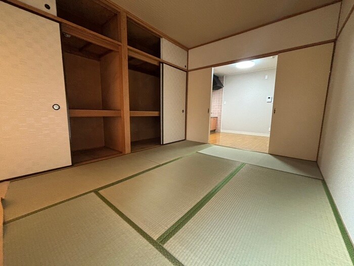 物件内観写真10　(居室)