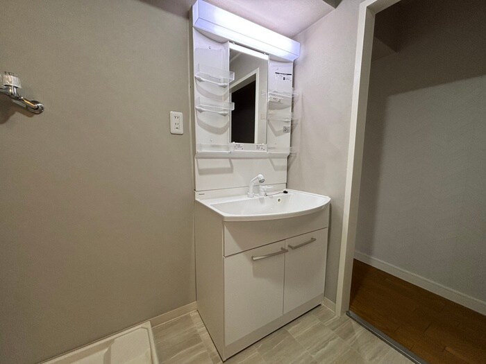 物件内観写真11　(洗面)