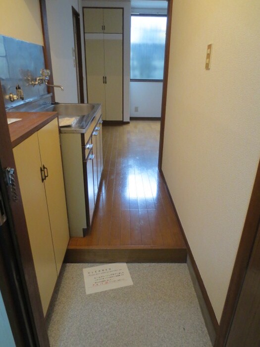 物件内観写真6　(玄関)