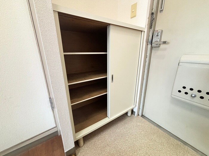 物件内観写真13　(靴箱)