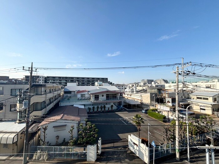 物件内観写真16　(室内からの展望)