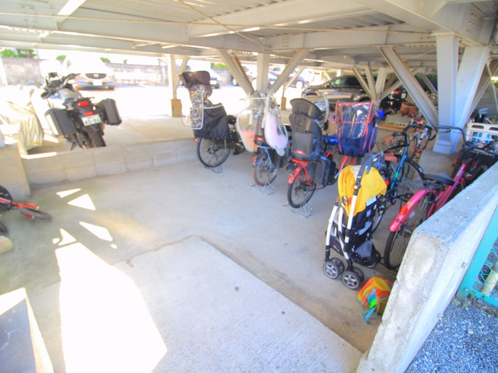 物件外観写真5　(駐輪場)