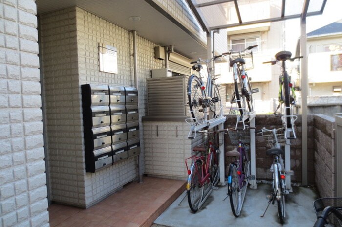 物件外観写真2　(駐輪場)