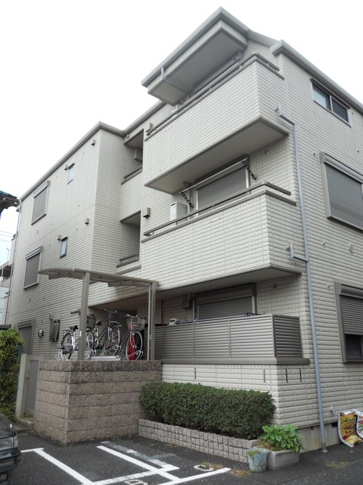 物件外観写真3　(駐車場)