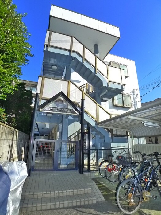 物件外観写真5　(エントランス部分)