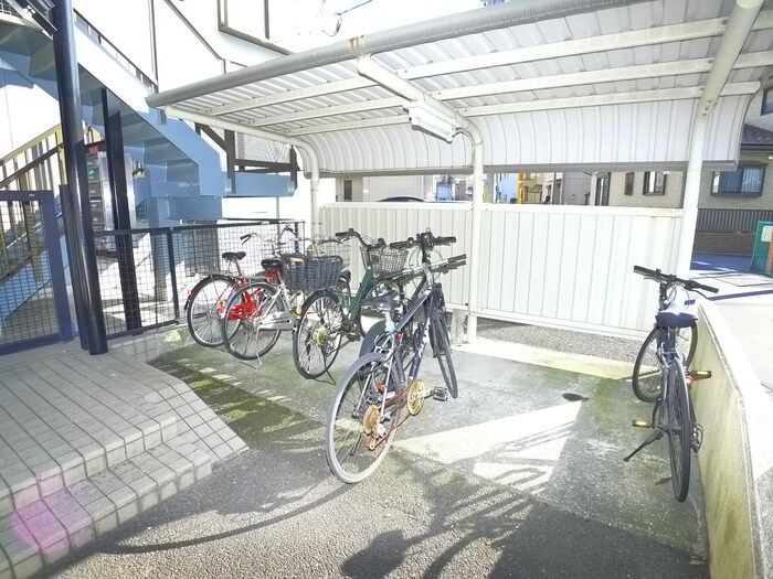 物件外観写真6　(駐輪場)