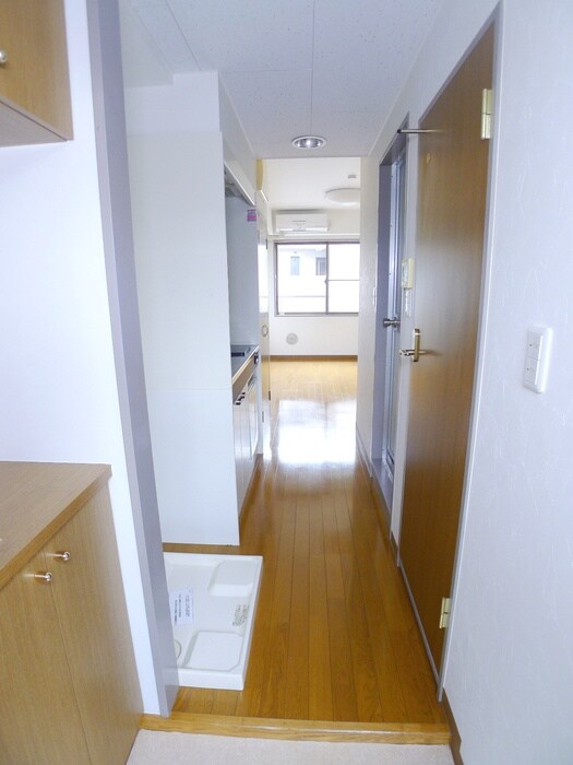 物件内観写真10　(玄関)