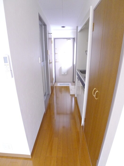 物件内観写真14　(廊下)