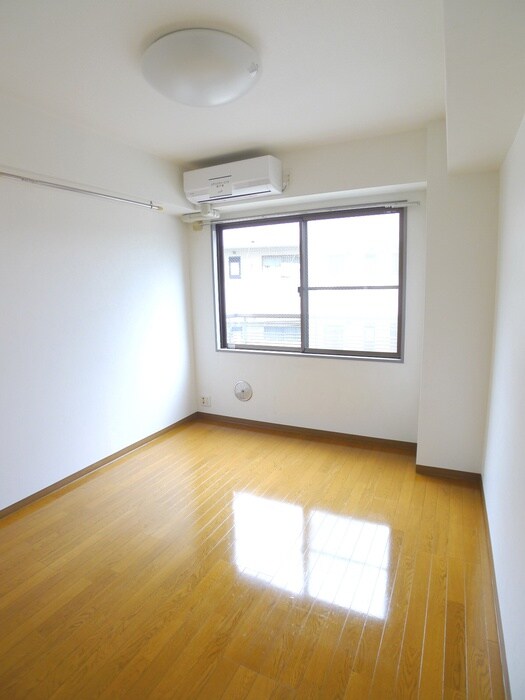 物件内観写真20　(室内からの展望)