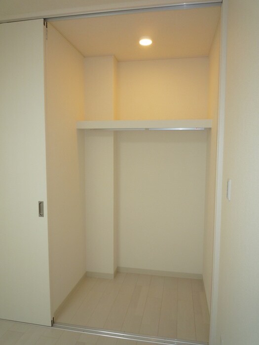 物件内観写真9　(収納)