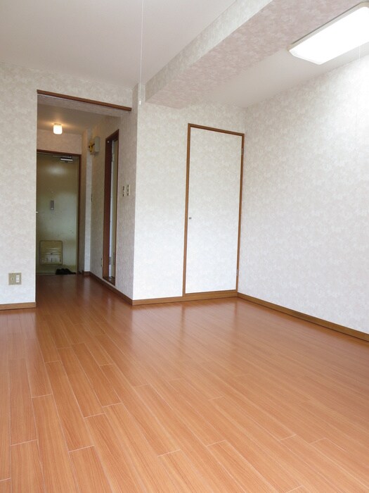 物件内観写真9　(居室)