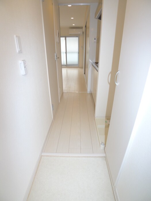 物件内観写真16　(廊下)