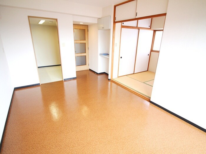 物件内観写真9　(居室)