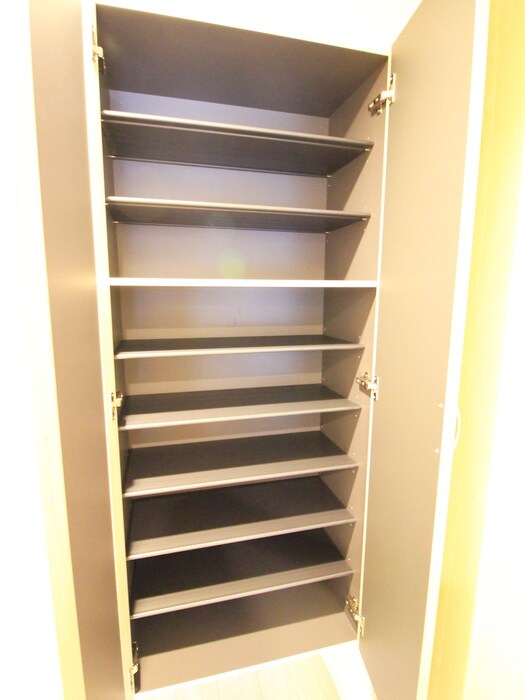 物件内観写真8　(靴箱)